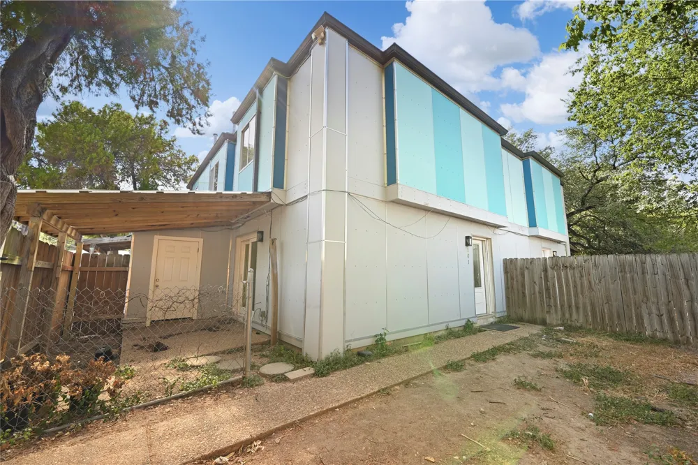 2806 Skyway Circle #101 Austin, TX 78704