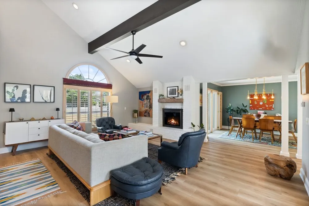 124 Lakeway Drive Lakeway, TX 78734