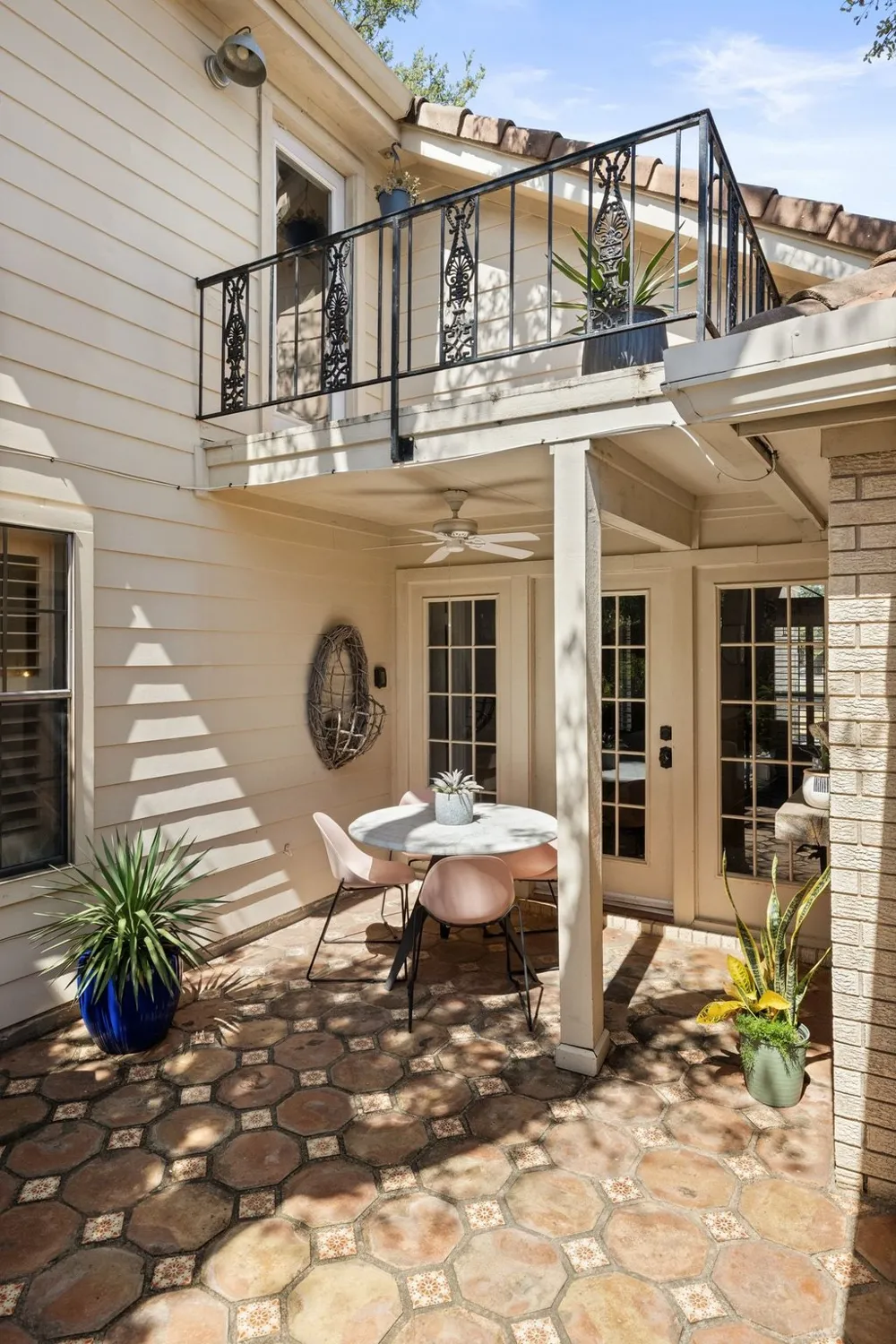 124 Lakeway Drive Lakeway, TX 78734