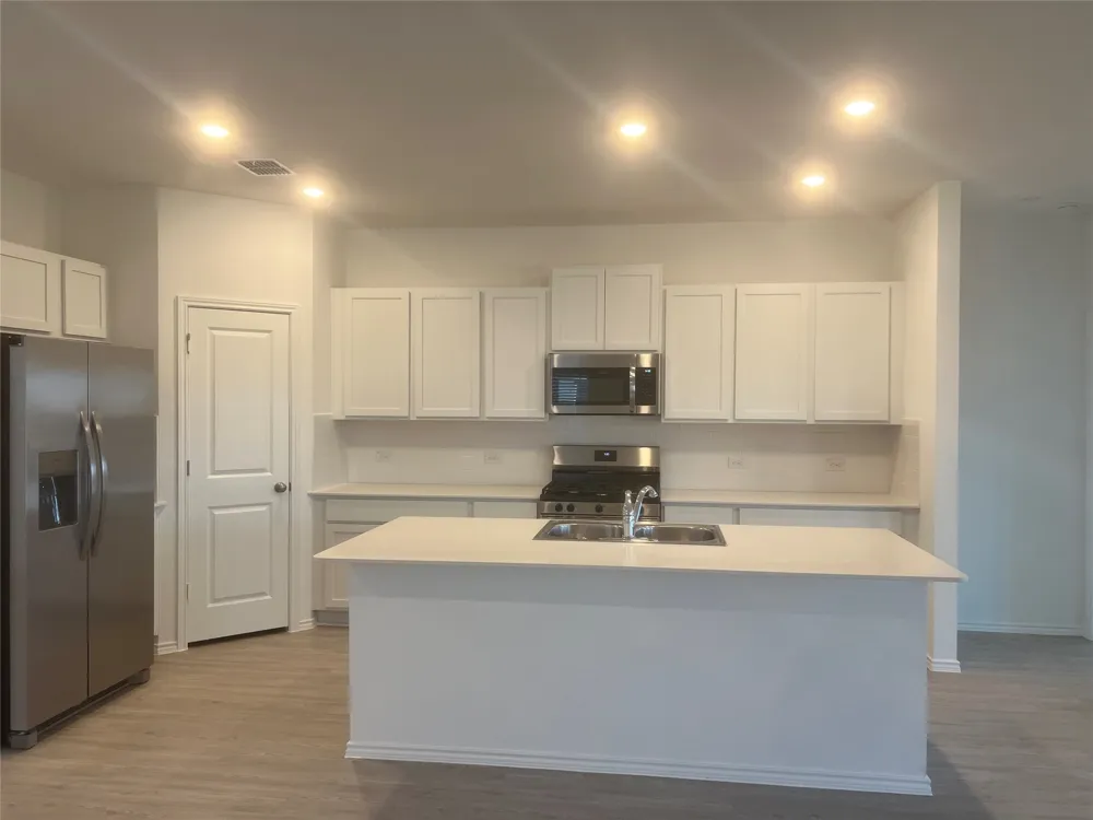 539 Avre Loop Kyle, TX 78640