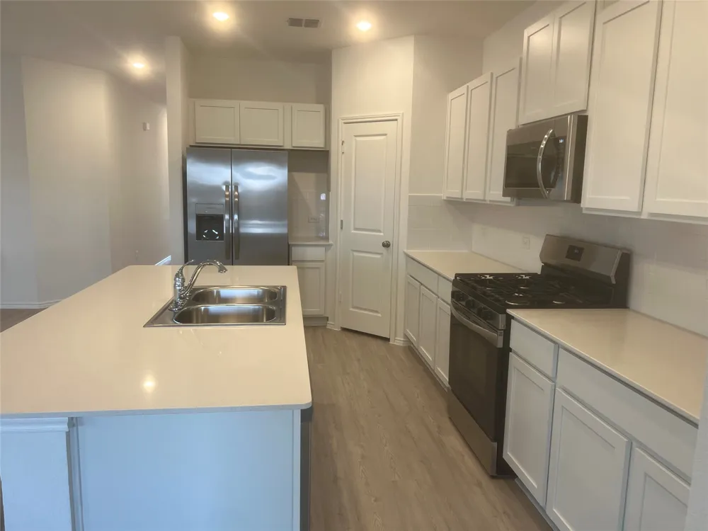 539 Avre Loop Kyle, TX 78640