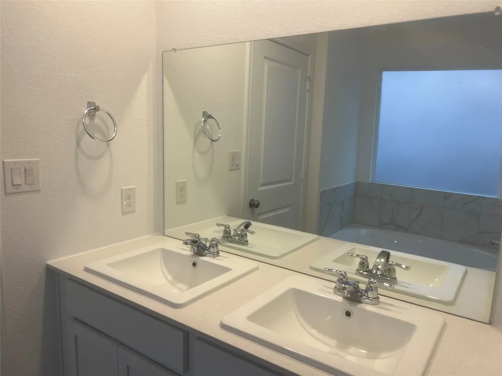 539 Avre Loop Kyle, TX 78640