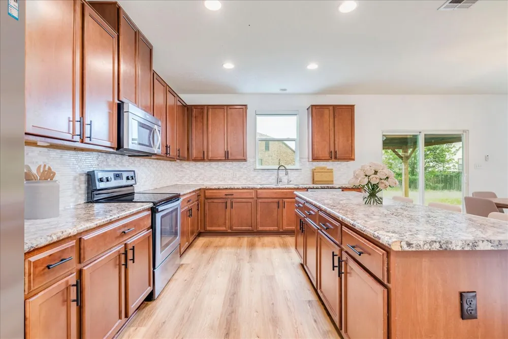 401 Waterleaf Boulevard Kyle, TX 78640