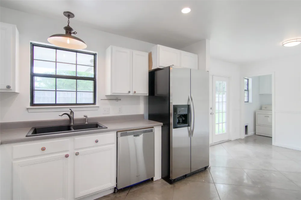 1400 Lazy Creek Lane Blanco, TX 78606