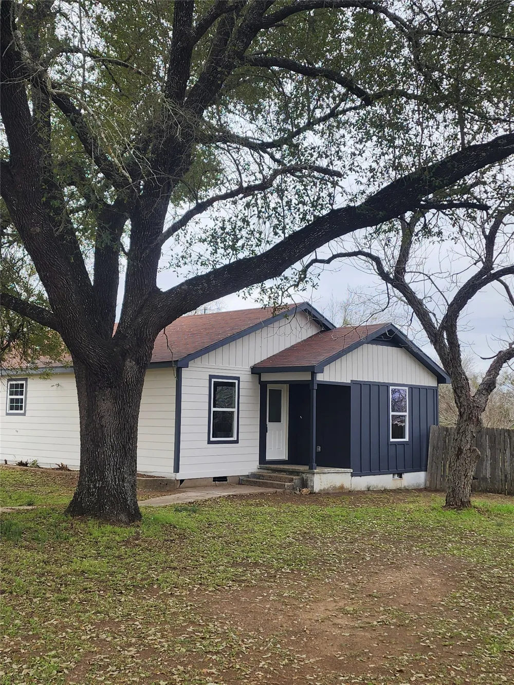 928 E Cameron Avenue Rockdale, TX 76567