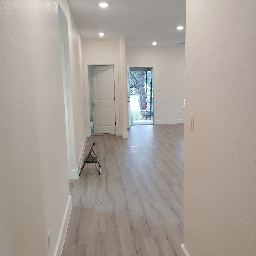 928 E Cameron Avenue Rockdale, TX 76567