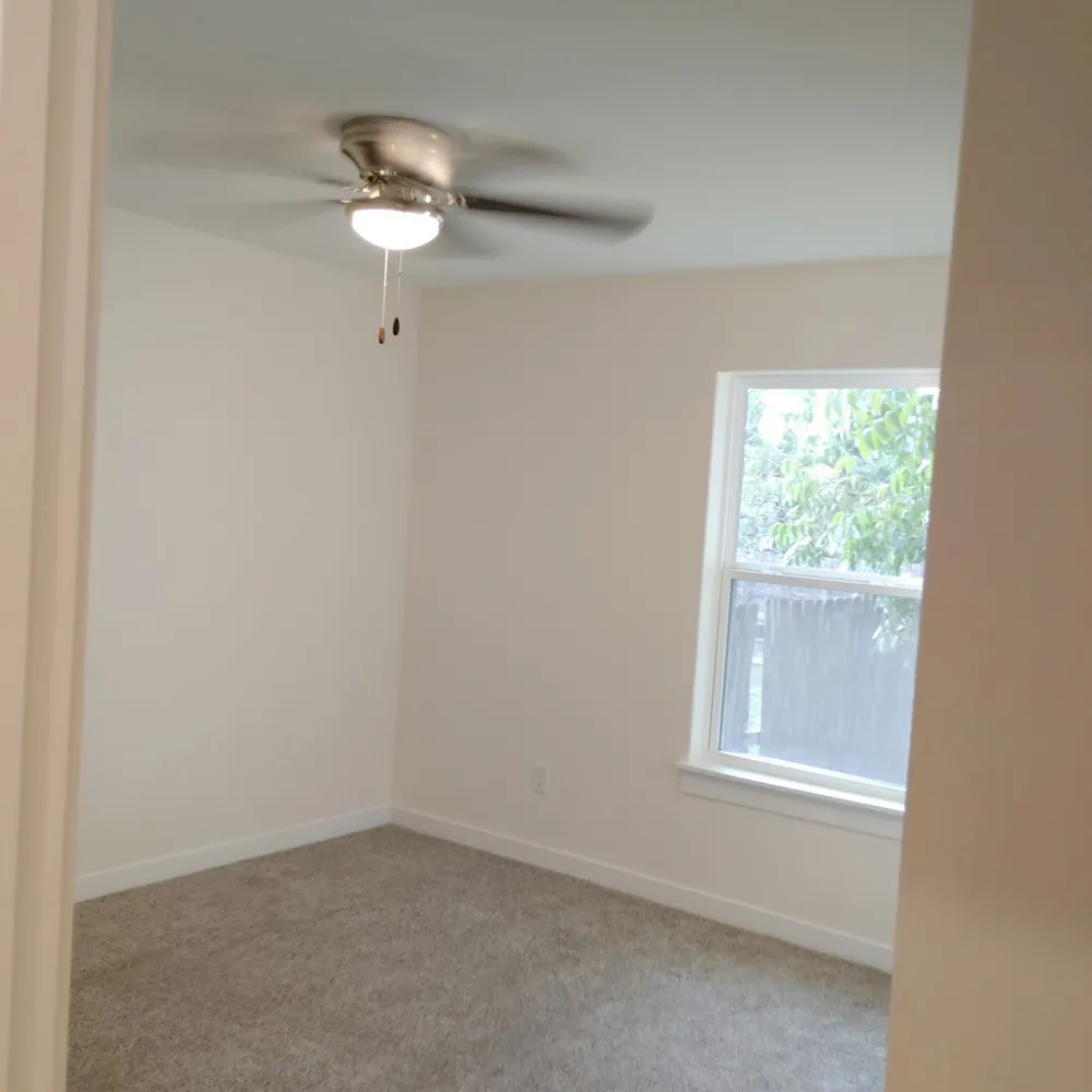 928 E Cameron Avenue Rockdale, TX 76567
