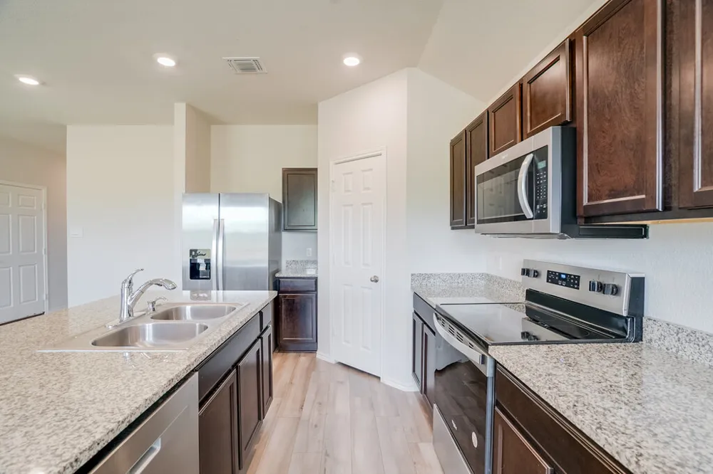 521 Anconia Court Jarrell, TX 76537
