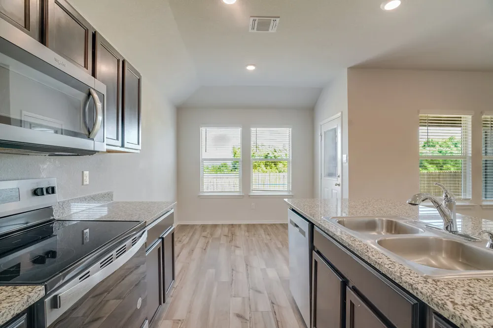 521 Anconia Court Jarrell, TX 76537