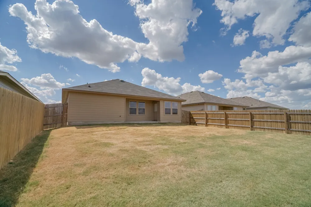 521 Anconia Court Jarrell, TX 76537