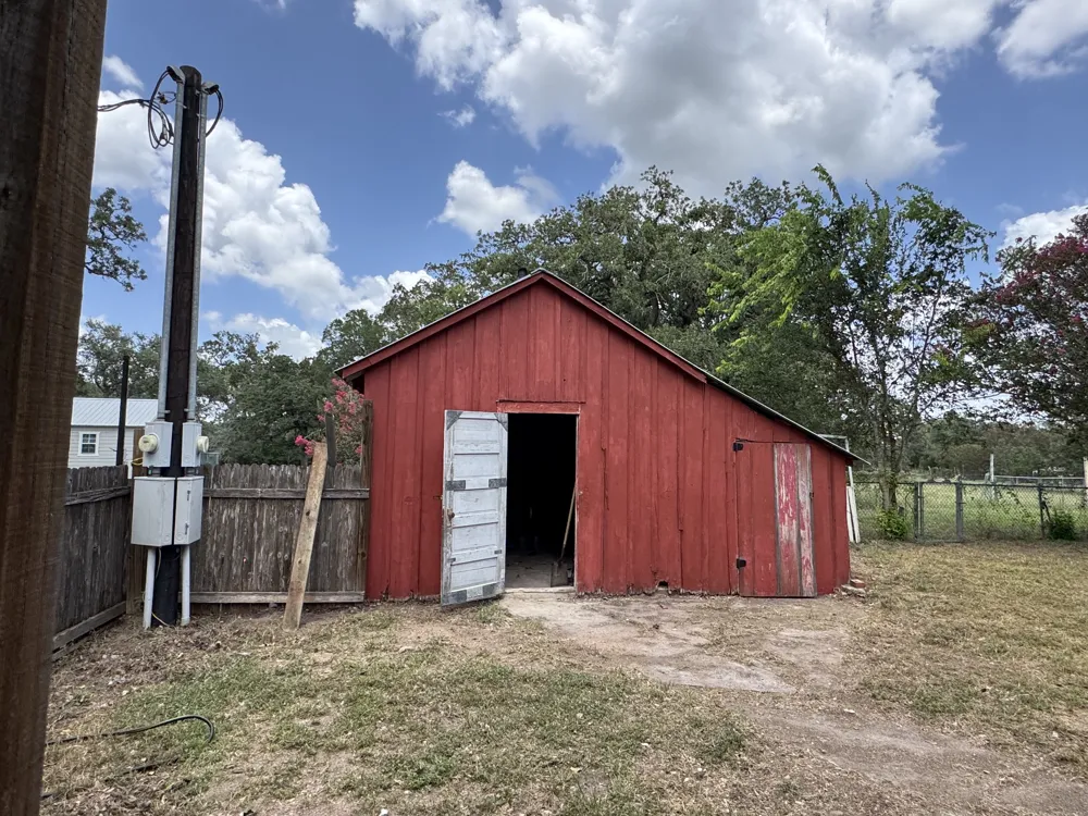 2443 East Old State Highway 71 Highway La Grange, TX 78945