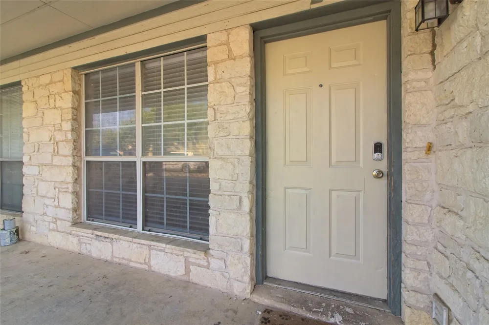 2211 Creekside Lane #B Georgetown, TX 78626