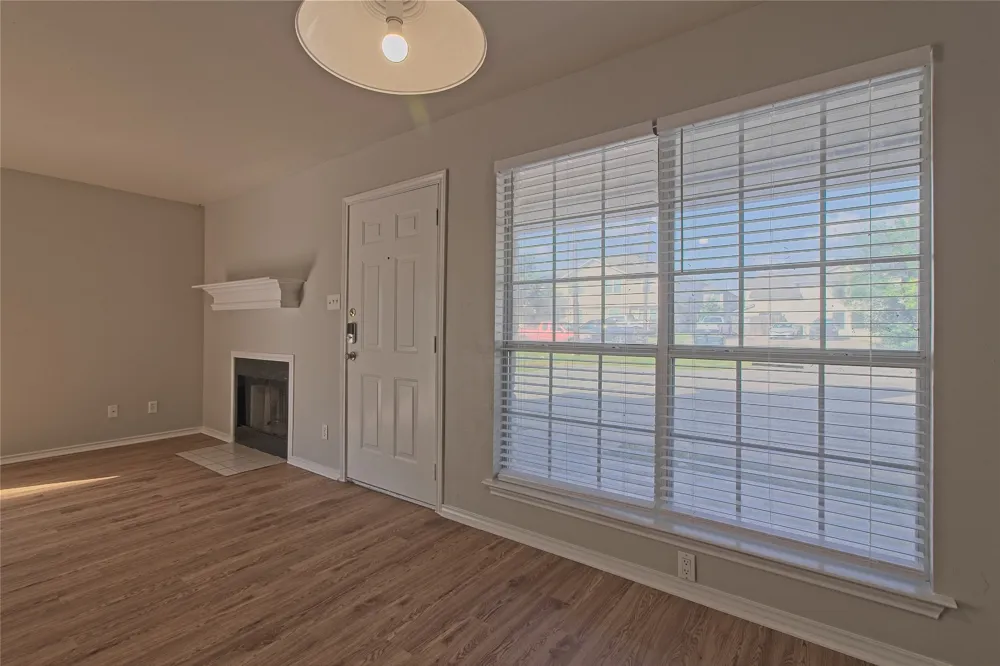 2211 Creekside Lane #B Georgetown, TX 78626