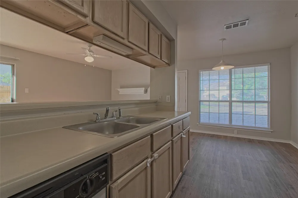 2211 Creekside Lane #B Georgetown, TX 78626