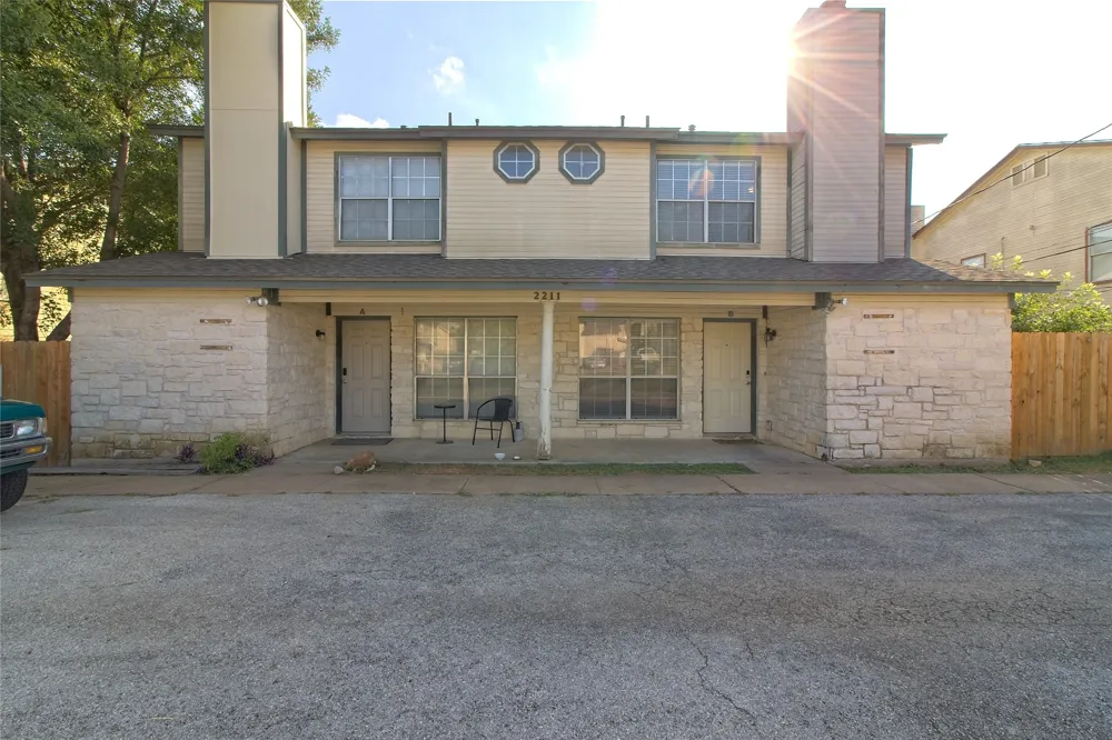 2211 Creekside Lane #B Georgetown, TX 78626