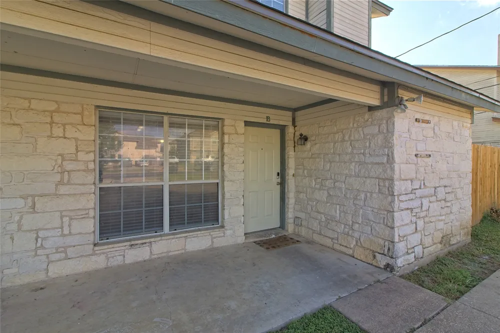 2211 Creekside Lane #B Georgetown, TX 78626