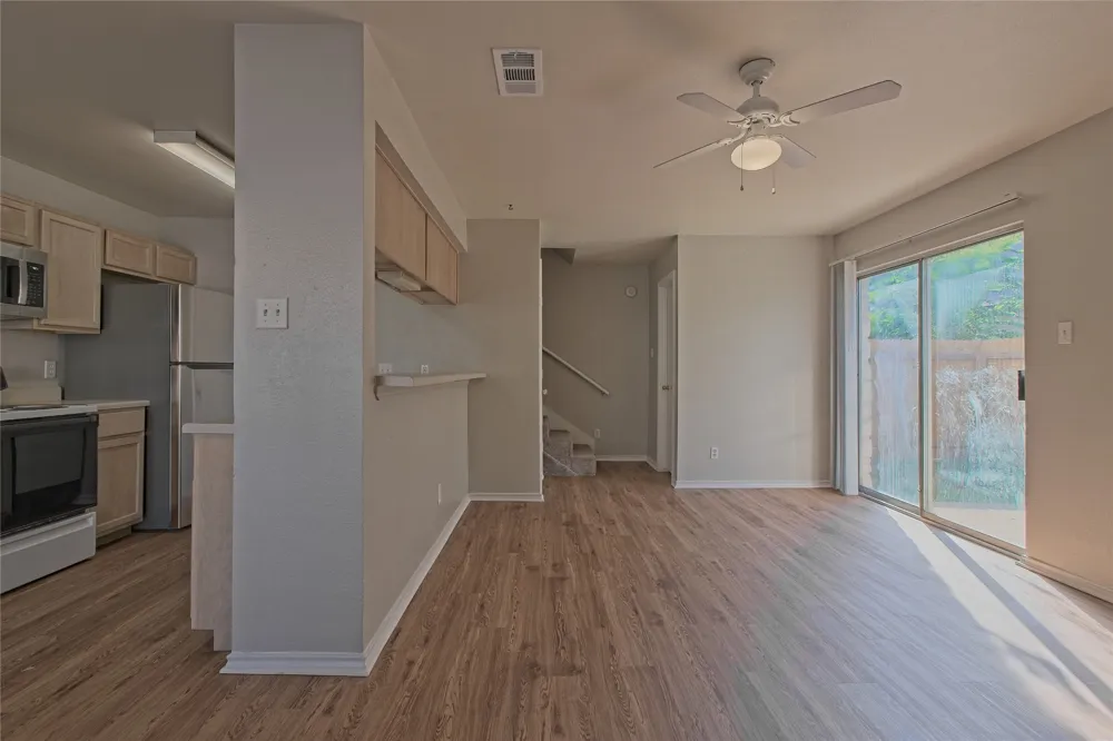 2211 Creekside Lane #B Georgetown, TX 78626