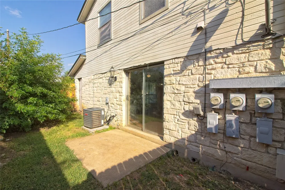2211 Creekside Lane #B Georgetown, TX 78626