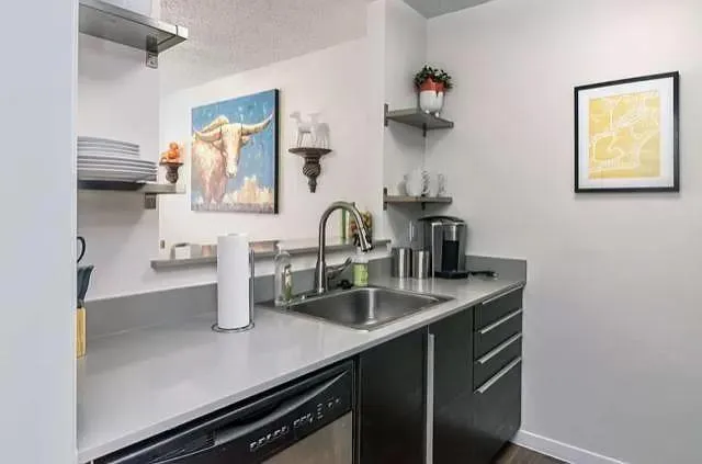 1200 Mariposa Drive #2 Austin, TX 78704