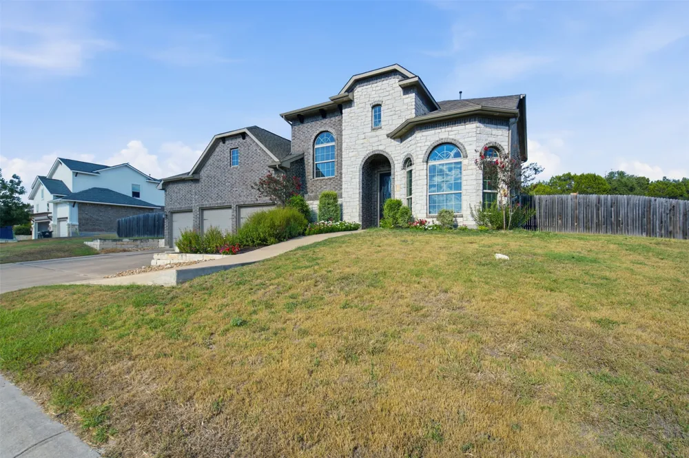 324 Stoney Point Road Austin, TX 78737