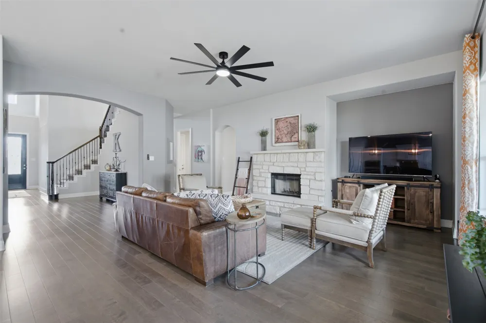 324 Stoney Point Road Austin, TX 78737