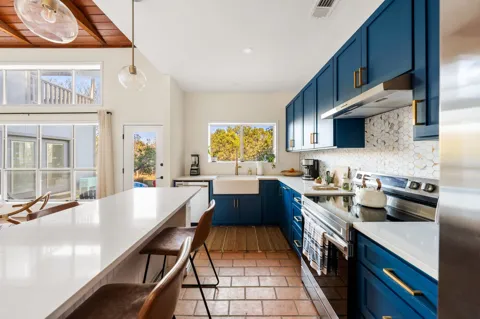 42 La Buena Vista Drive