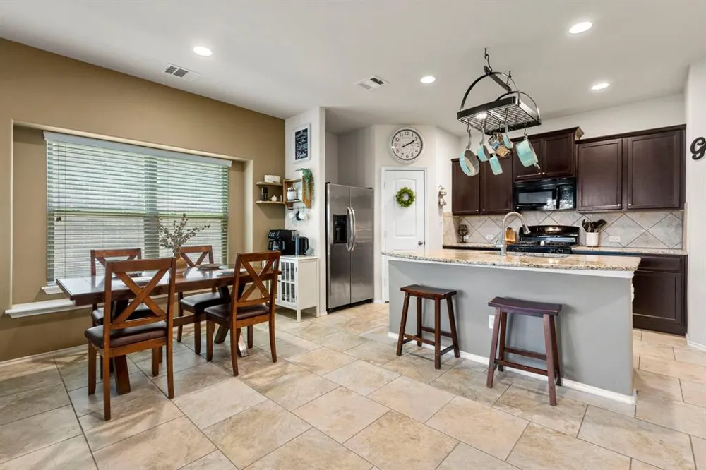 325 Vermilion Marble Trail Buda, TX 78610