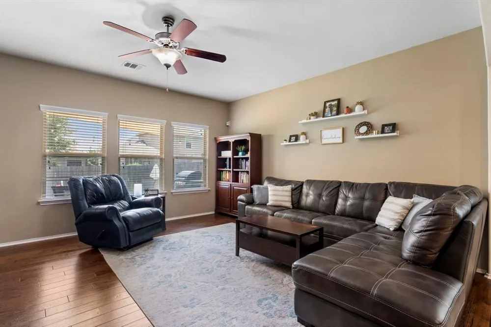 325 Vermilion Marble Trail Buda, TX 78610