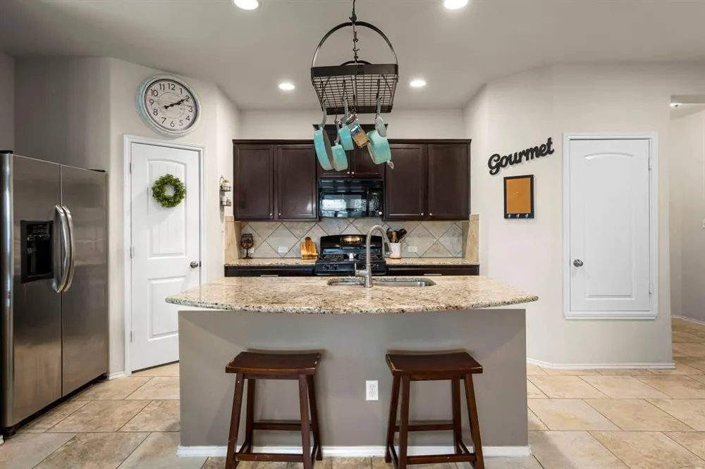 325 Vermilion Marble Trail Buda, TX 78610