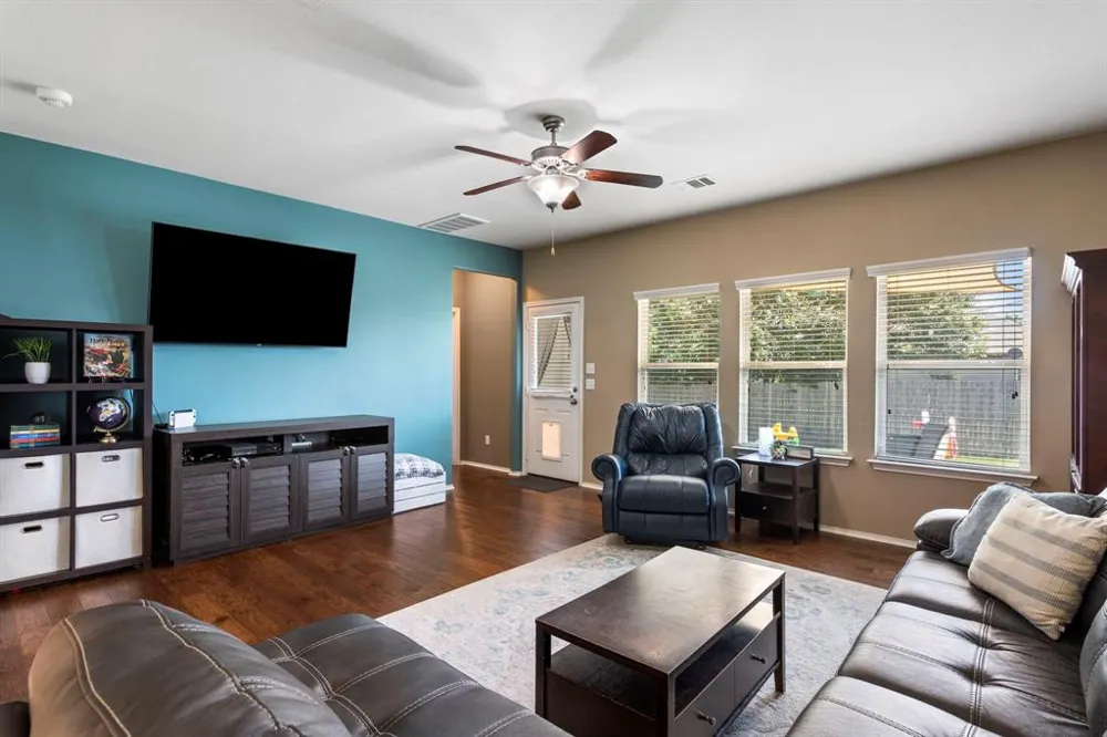 325 Vermilion Marble Trail Buda, TX 78610