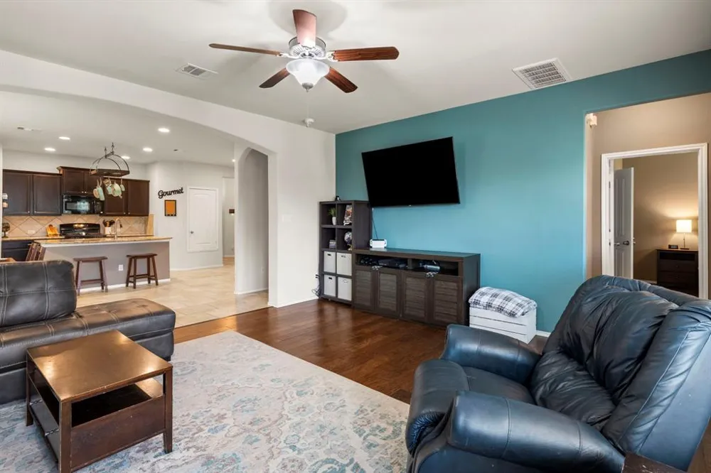325 Vermilion Marble Trail Buda, TX 78610