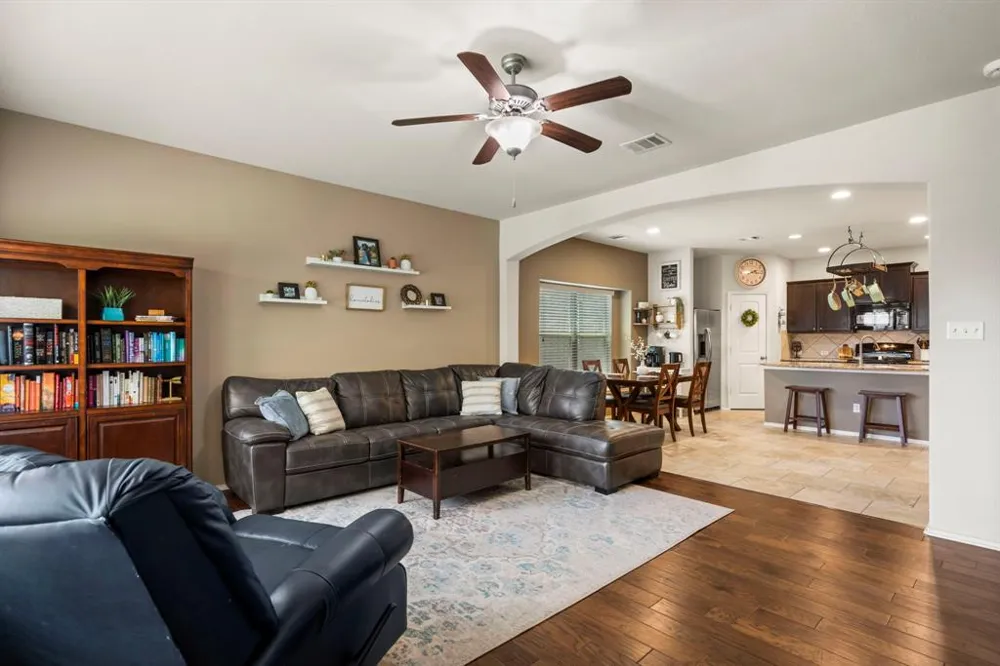 325 Vermilion Marble Trail Buda, TX 78610