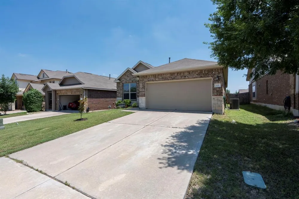 325 Vermilion Marble Trail Buda, TX 78610