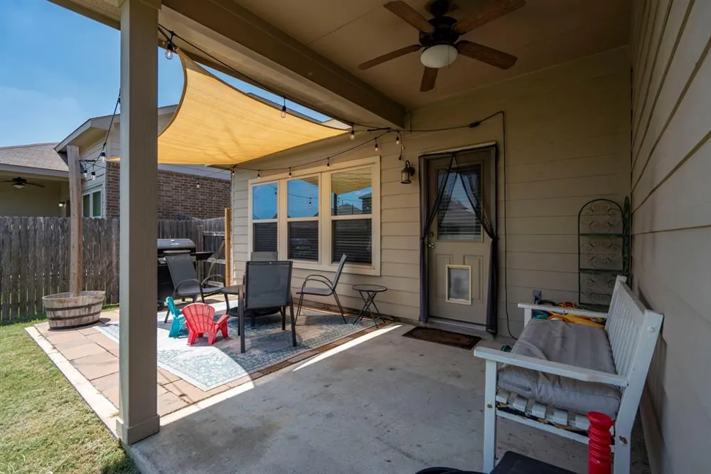 325 Vermilion Marble Trail Buda, TX 78610