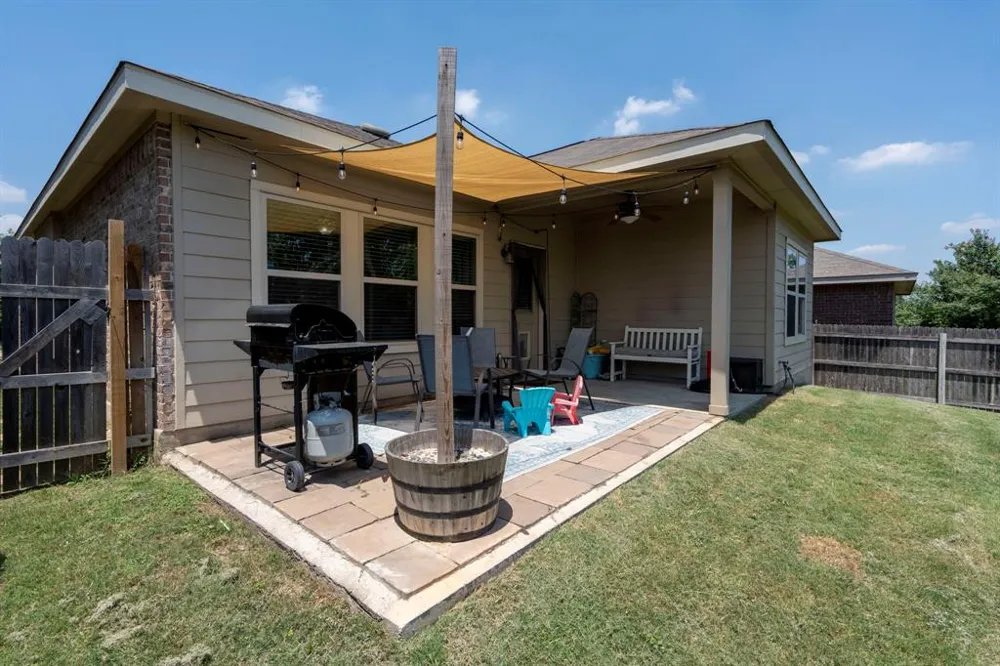 325 Vermilion Marble Trail Buda, TX 78610