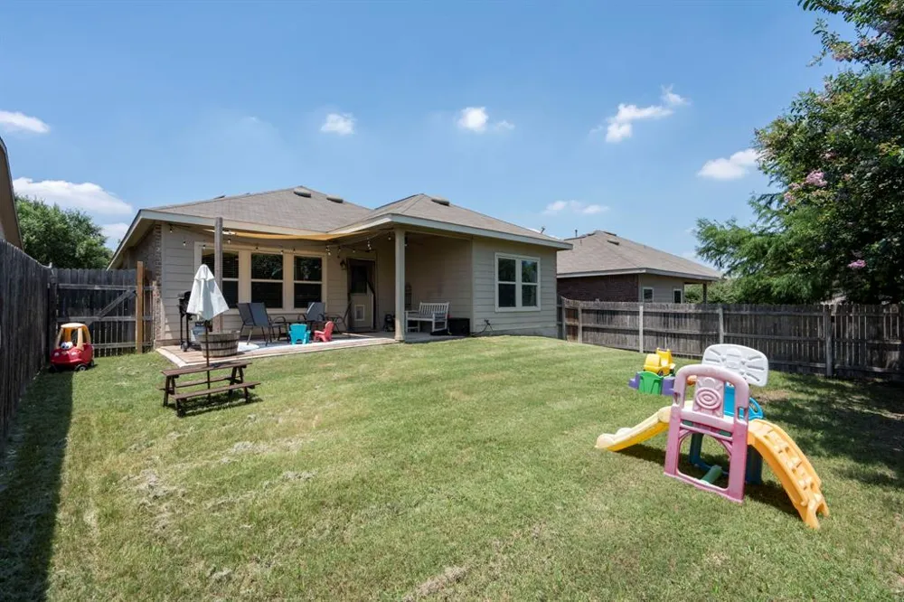 325 Vermilion Marble Trail Buda, TX 78610
