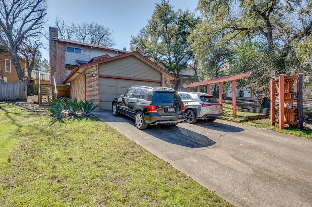 1703 Waterloo Trail #A Austin, TX 78704