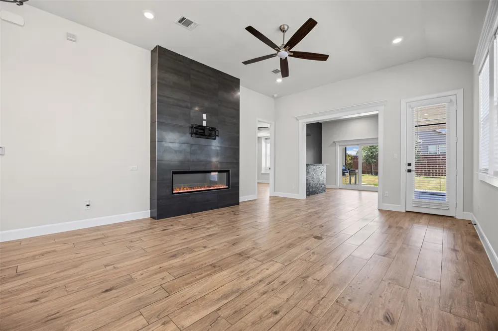 140 Caterpillar Lane Georgetown, TX 78628