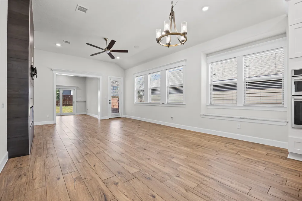 140 Caterpillar Lane Georgetown, TX 78628