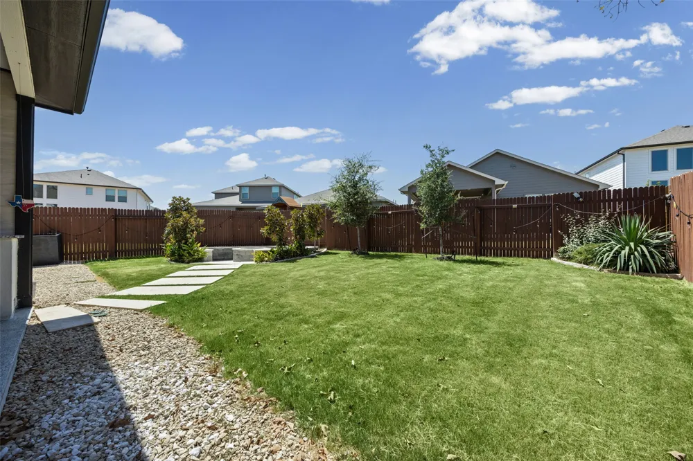 140 Caterpillar Lane Georgetown, TX 78628