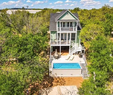 1943 Glencove Drive