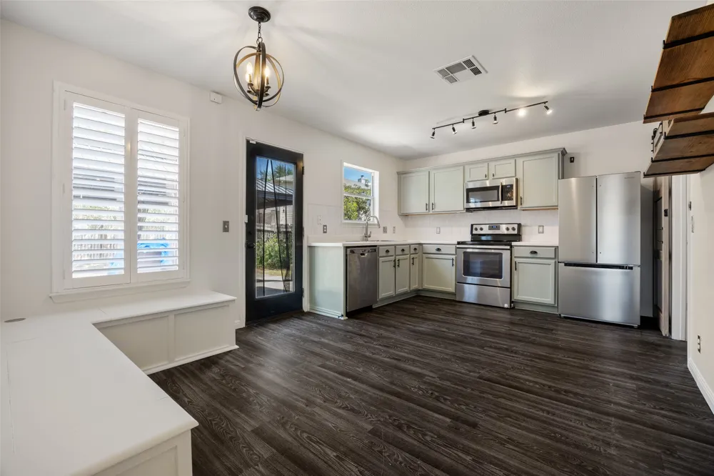 3304 Captain Ladd Court Round Rock, TX 78665