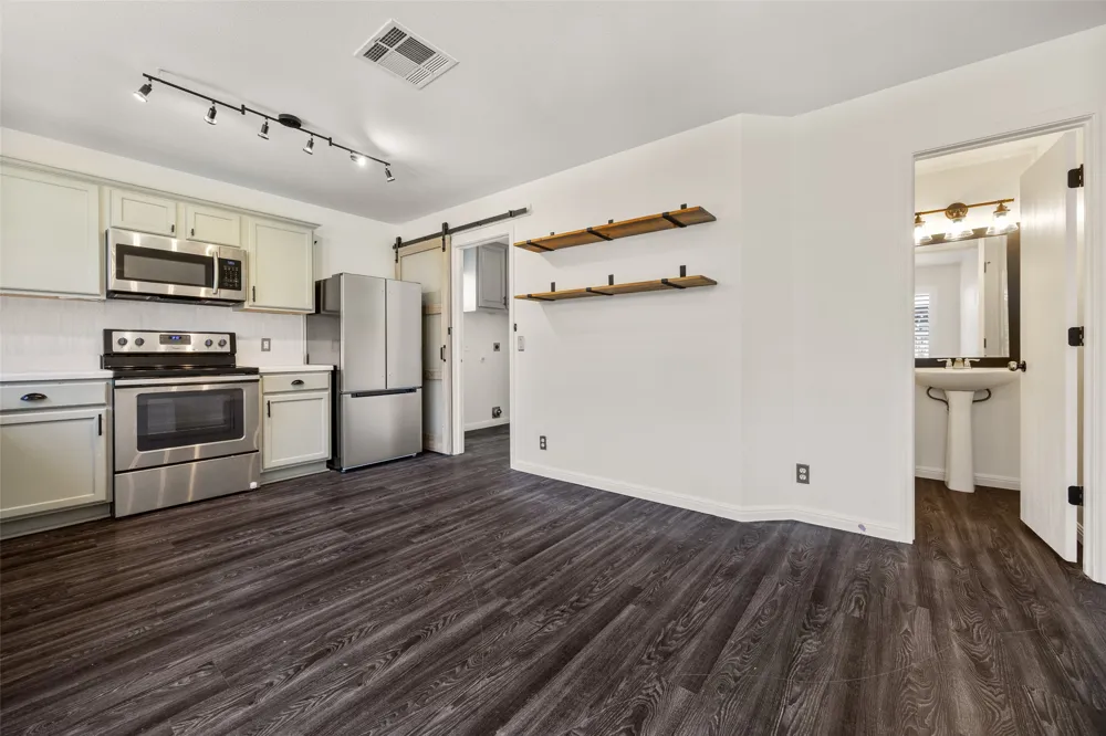 3304 Captain Ladd Court Round Rock, TX 78665
