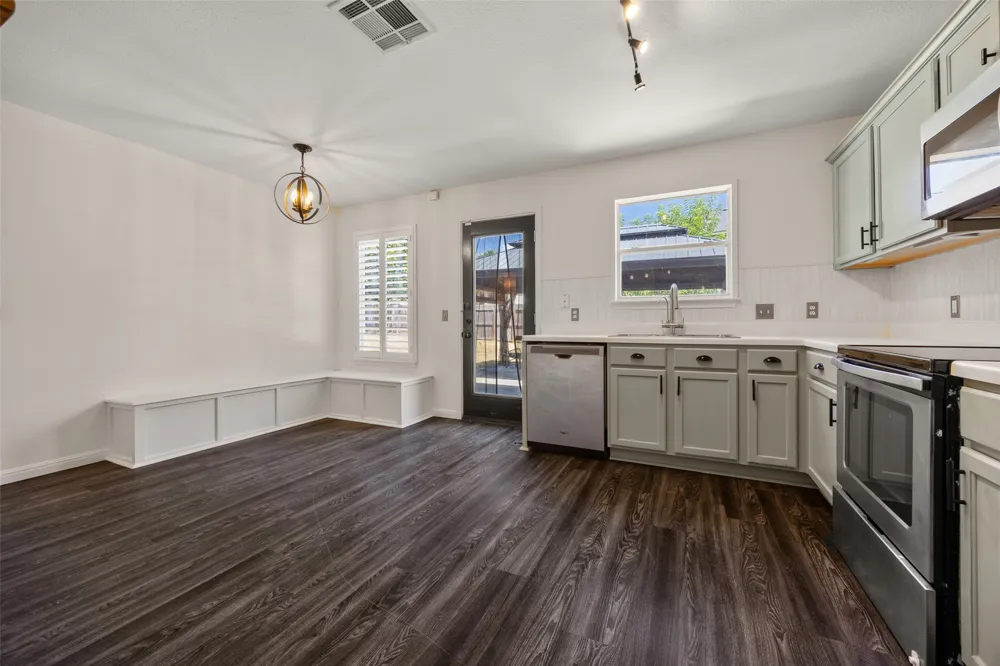 3304 Captain Ladd Court Round Rock, TX 78665