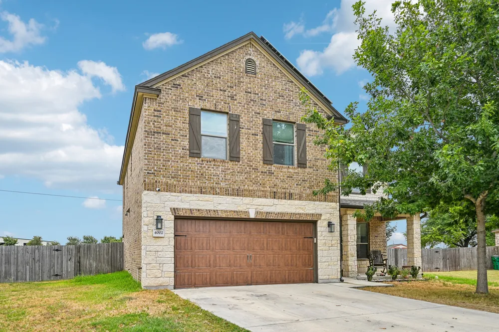 4002 Kings Canyon Drive Taylor, TX 76574