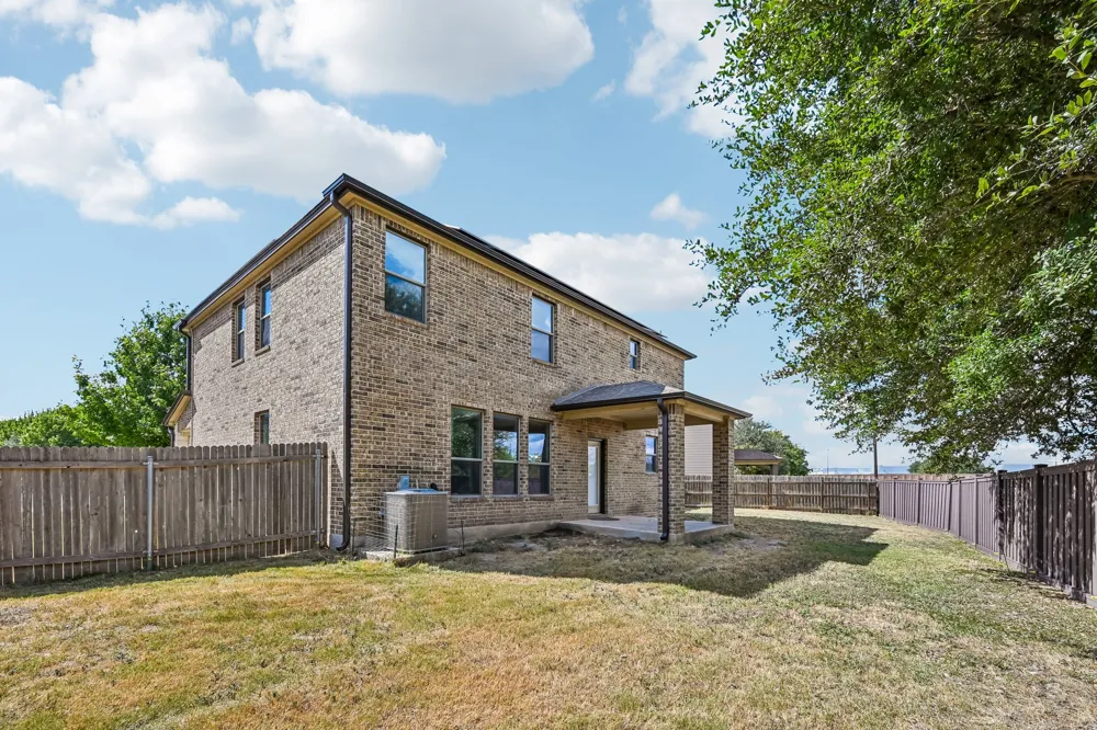 4002 Kings Canyon Drive Taylor, TX 76574