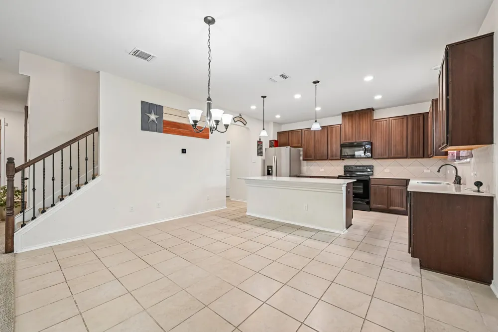 4002 Kings Canyon Drive Taylor, TX 76574