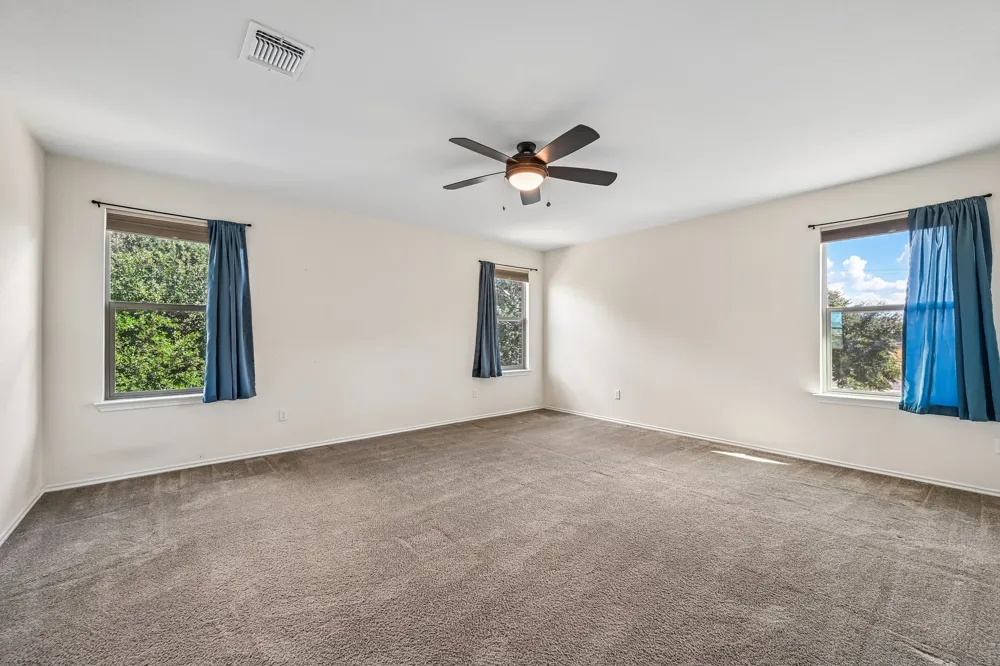 4002 Kings Canyon Drive Taylor, TX 76574