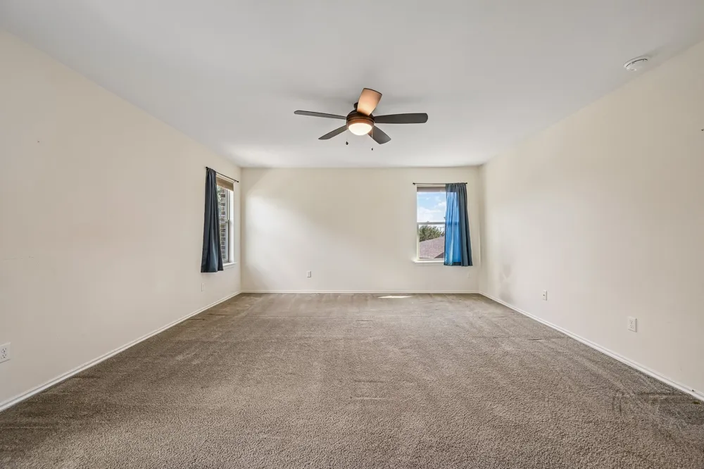 4002 Kings Canyon Drive Taylor, TX 76574