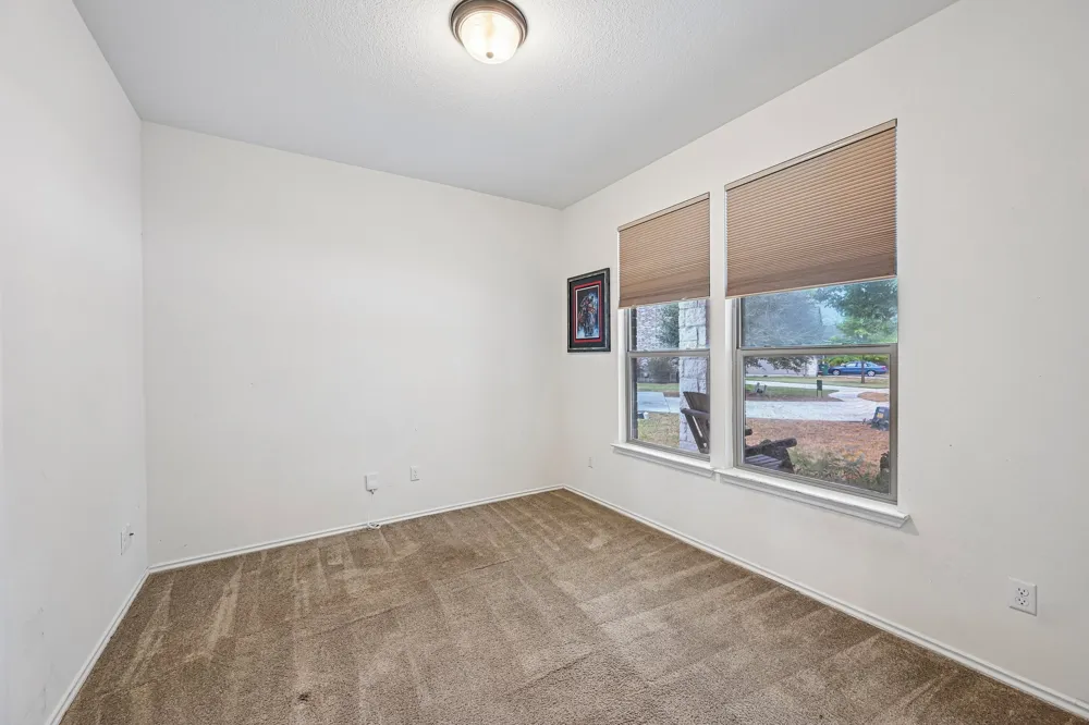 4002 Kings Canyon Drive Taylor, TX 76574